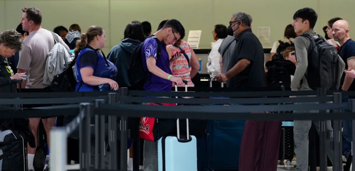 Second Day of Airport Disruptions as Shutdown